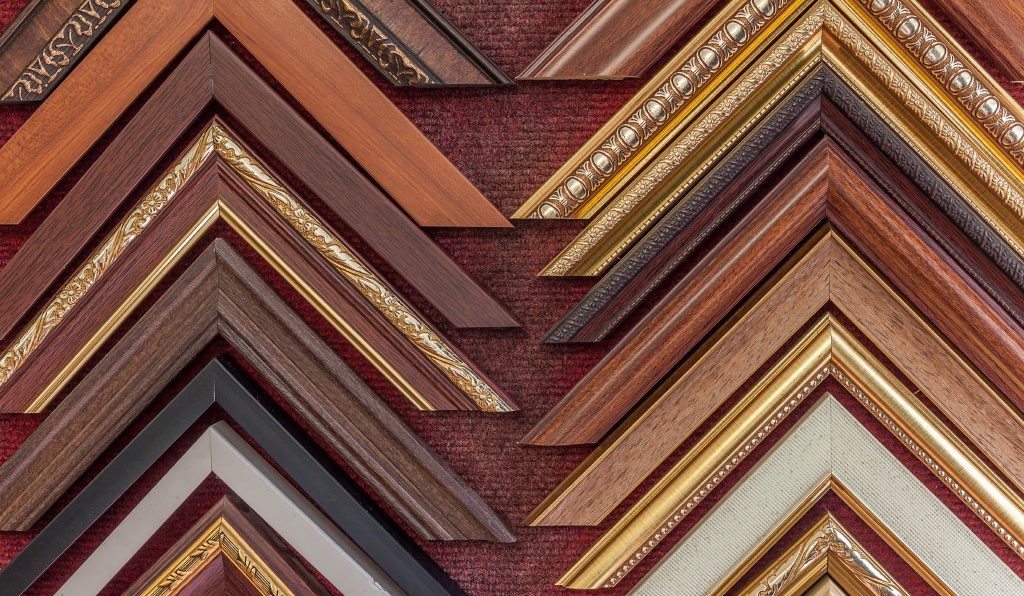 How to Pick the Right Frame for Your Interior Style